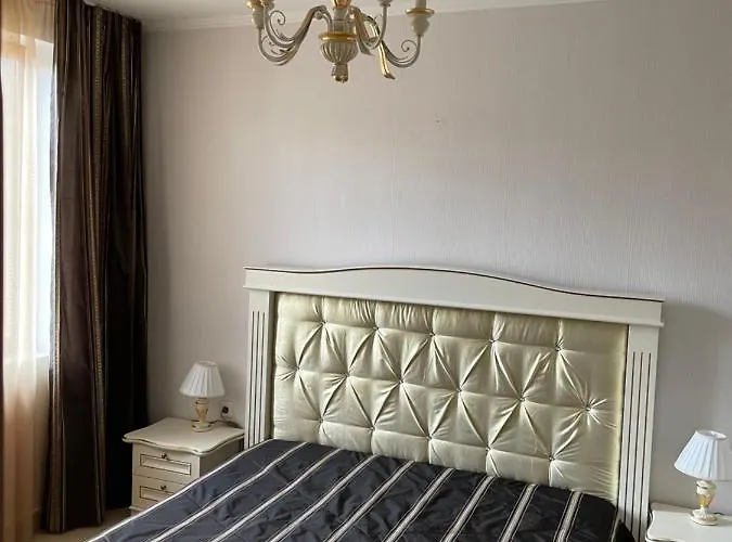 Of The Mountain гранд манастира частни アパート *